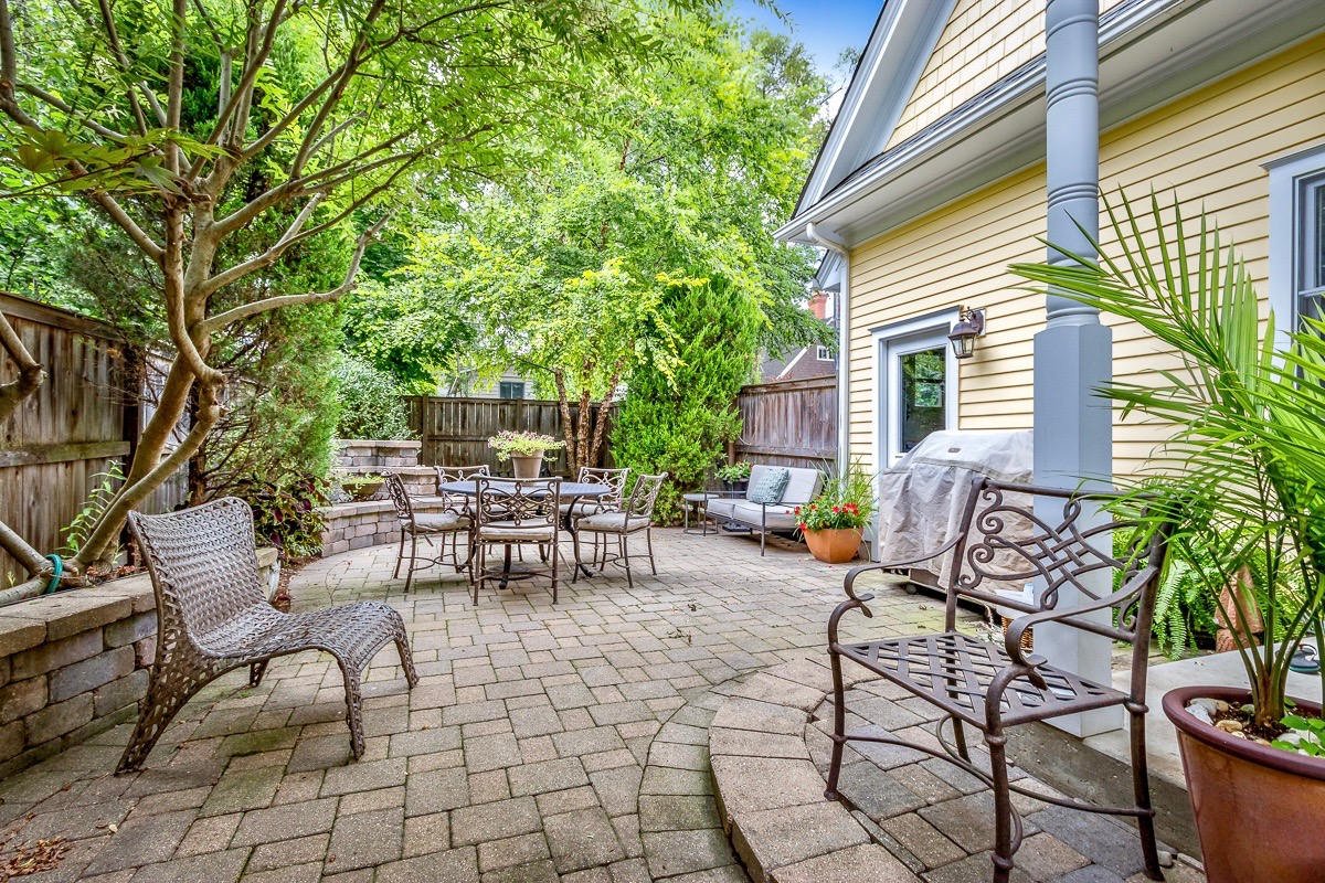 Present your patio/outdoor entertaining area as if you are expecting guests